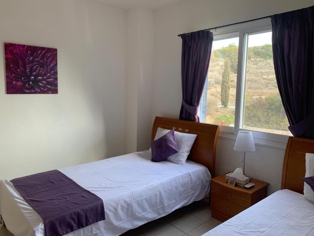 Regina Gardens - Spacious 3 Bed, 2 Bath Maisonette パ フォス エクステリア 写真