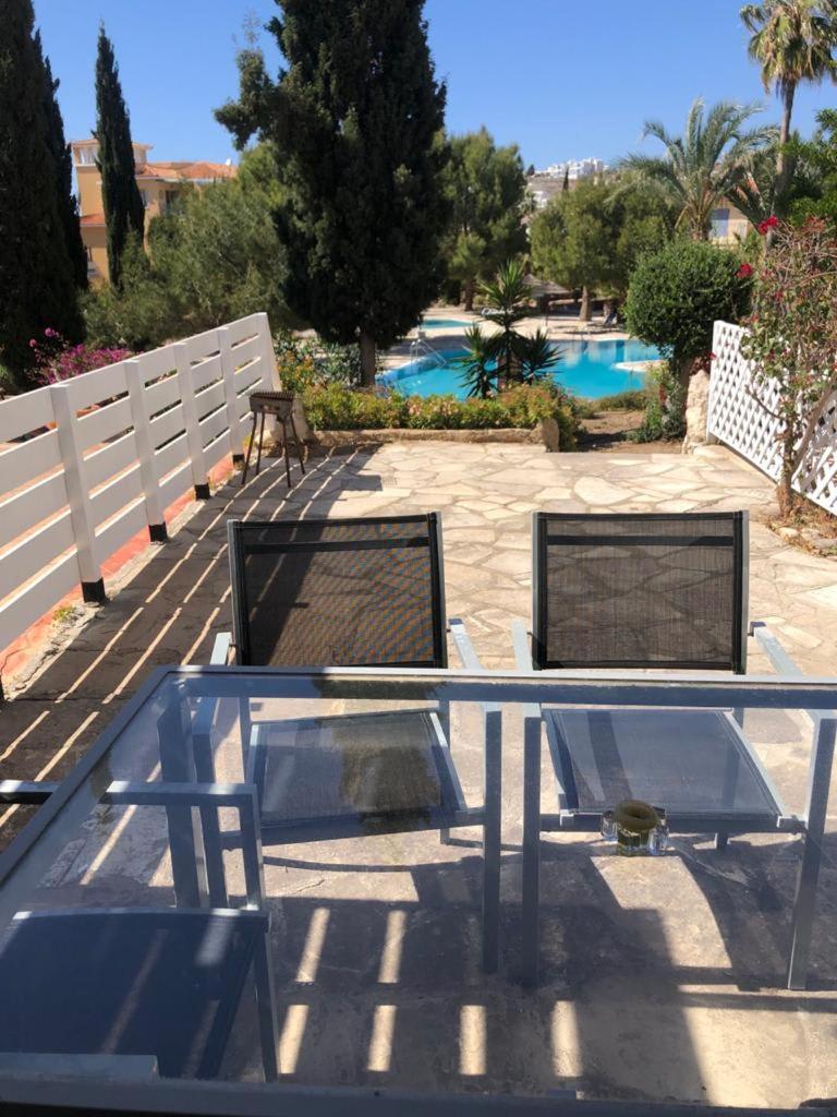 Regina Gardens - Spacious 3 Bed, 2 Bath Maisonette パ フォス エクステリア 写真