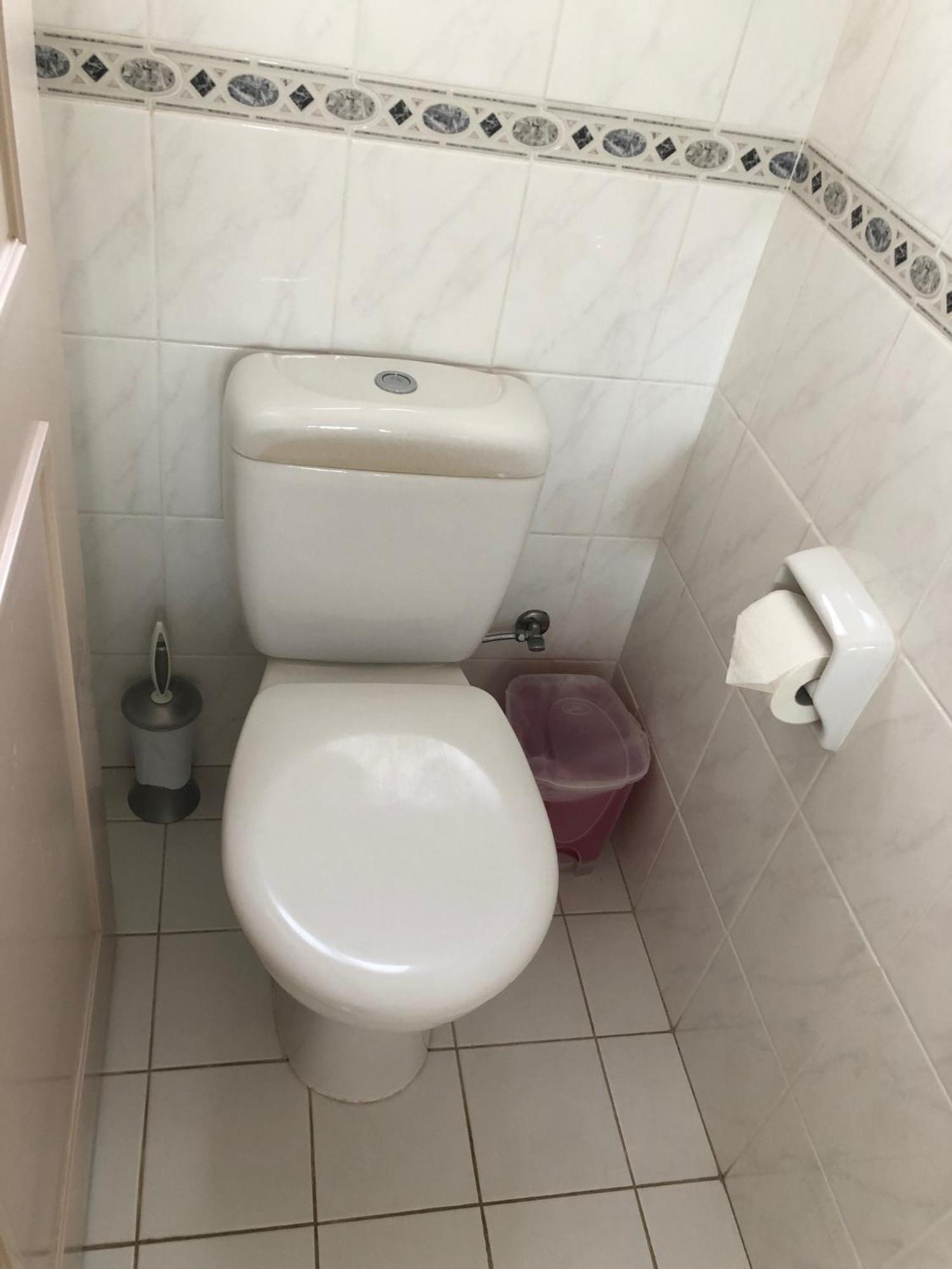 Regina Gardens - Spacious 3 Bed, 2 Bath Maisonette パ フォス エクステリア 写真