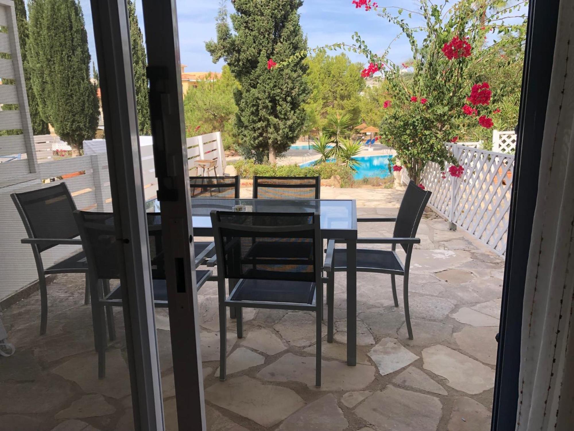Regina Gardens - Spacious 3 Bed, 2 Bath Maisonette パ フォス エクステリア 写真